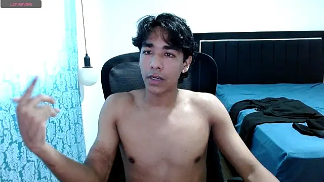 Snapshot of Pedestal_diamant chatting on 03-01-26, 08:42 Pedestal diamant online show from 03-01-26, 08:42