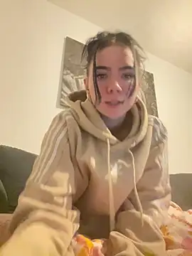 Snapshot of zoeelovee chatting on 02-22-26, 06:09 zoeelovee online show from 02-22-26, 06:09