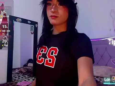 Snapshot of moonlyvelvet chatting on 02-20-26, 05:59 moonlyvelvet online show from 02-20-26, 05:59