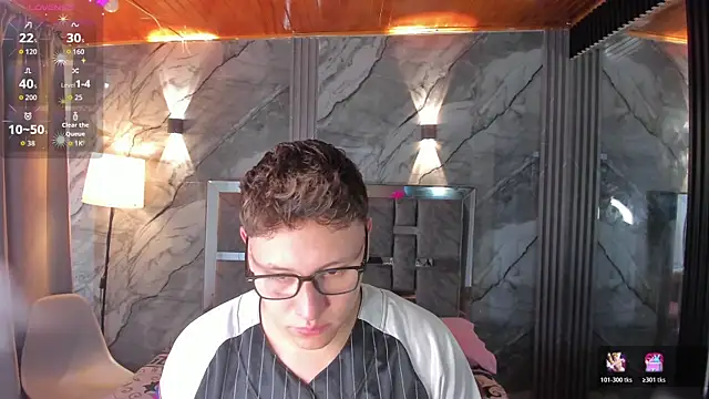 Snapshot of Manson_and_Zoe chatting on 05-17-26, 11:43 Manson and Zoe online show from 05-17-26, 11:43