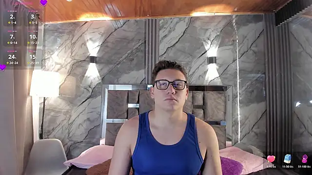 Snapshot of Manson_and_Zoe chatting on 05-01-26, 11:37 Manson and Zoe online show from 05-01-26, 11:37