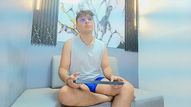 PAULO PARKER online show from 03-20-26, 03:51