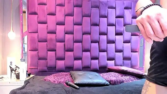 SiennaSuarez online show from 06-12-26, 03:26