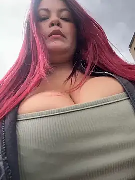 Snapshot of Lia-Moon77 chatting on 04-18-26, 04:42 Lia-Moon77 online show from 04-18-26, 04:42