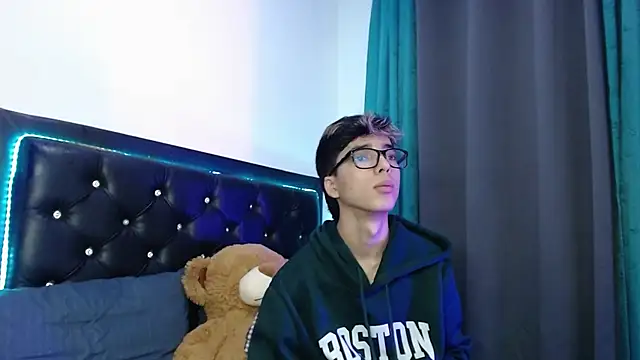 Snapshot of gabriel_x18 chatting on 02-15-26, 08:02 gabriel x18 online show from 02-15-26, 08:02