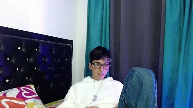 Snapshot of gabriel_x18 chatting on 02-18-26, 05:05 gabriel x18 online show from 02-18-26, 05:05