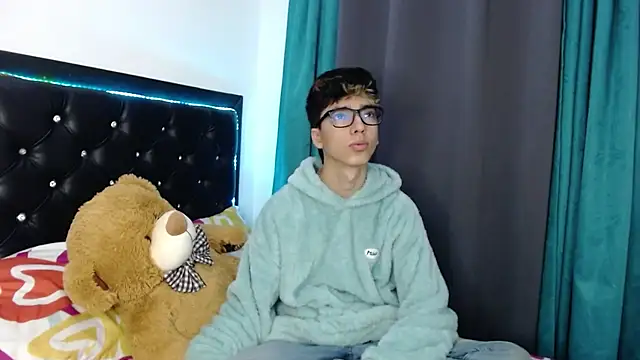 Snapshot of gabriel_x18 chatting on 02-16-26, 04:55 gabriel x18 online show from 02-16-26, 04:55