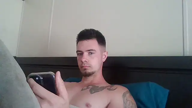 midnightsinz online show from 05-04-26, 04:43
