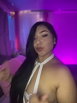 Snapshot of Grecia_Valmont chatting on 02-14-26, 08:31 Grecia Valmont online show from 02-14-26, 08:31