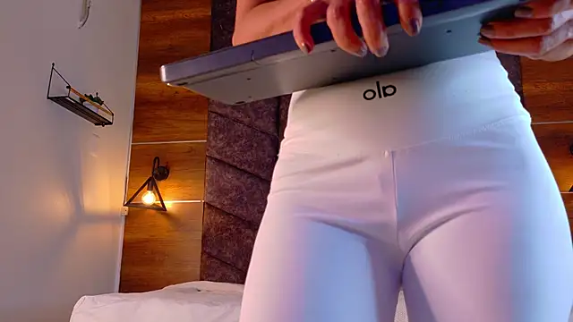 FernandaBrown   online show from 03-16-26, 07:38