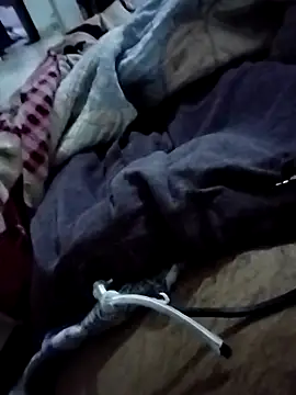 UnsureSlide online show from 03-26-26, 02:32