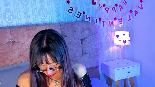 Chloe Miiler online show from 02-18-26, 01:18