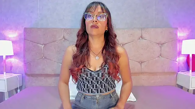 Chloe Miiler online show from 02-16-26, 01:43