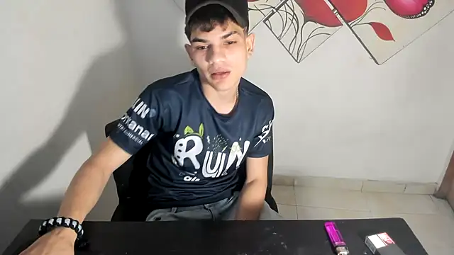 Jesshot bigcock20cm online show from 05-23-26, 03:27