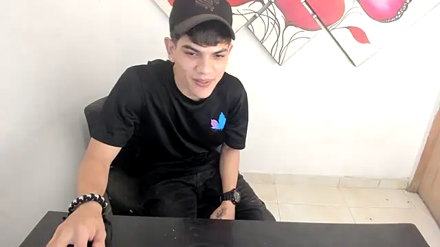 Jesshot bigcock20cm online show from 05-30-26, 02:29