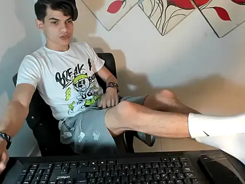 Jesshot bigcock20cm online show from 05-21-26, 05:05