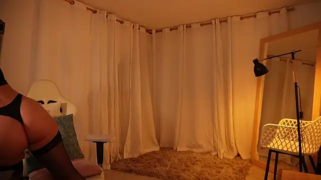 Madisonlara1 online show from 04-10-26, 06:04