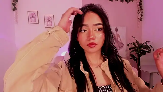 Snapshot of Mila_jenner chatting on 02-21-26, 05:59 Mila jenner online show from 02-21-26, 05:59