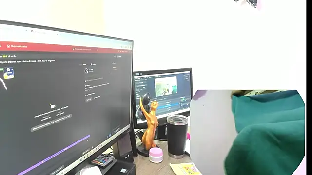 Snapshot of Nyomi_browm chatting on 02-26-26, 05:18 Nyomi browm online show from 02-26-26, 05:18