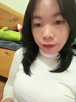 Snapshot of DoliceGirl2k chatting on 02-05-26, 03:35 DoliceGirl2k online show from 02-05-26, 03:35