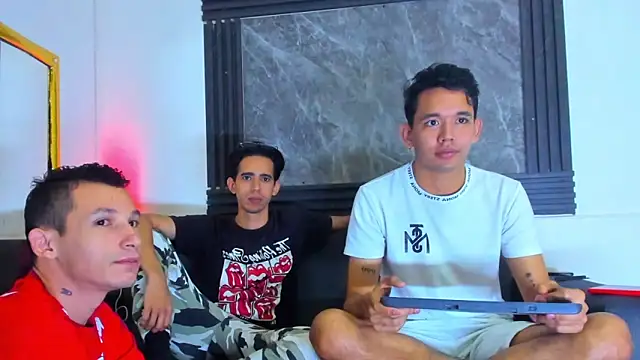 Snapshot of Wonka_1 chatting on 02-13-26, 04:12 Wonka 1 online show from 02-13-26, 04:12