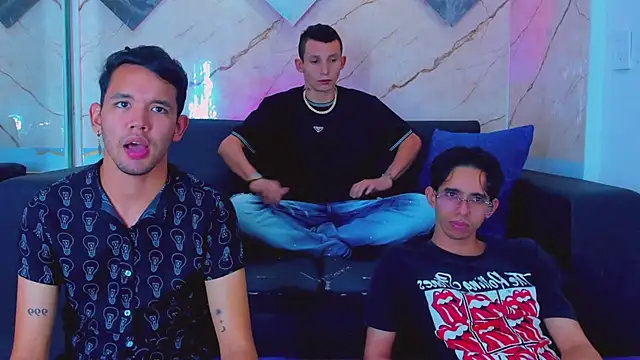 Snapshot of Wonka_1 chatting on 02-12-26, 03:39 Wonka 1 online show from 02-12-26, 03:39