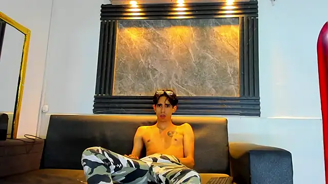 Snapshot of Wonka_1 chatting on 02-06-26, 04:19 Wonka 1 online show from 02-06-26, 04:19