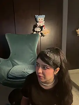 EmilyAndAndrew online show from 04-10-26, 04:30