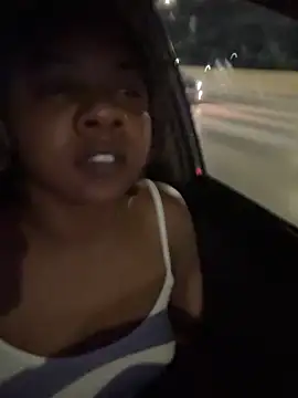 Snapshot of Ebony_Queeen chatting on 05-10-26, 04:05 Ebony Queeen online show from 05-10-26, 04:05