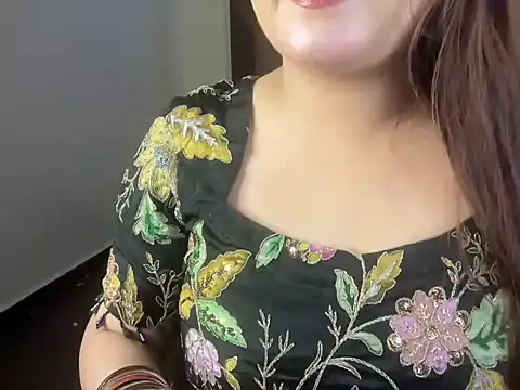 Hersheykaur online show from 04-22-26, 11:55