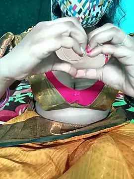 Snapshot of Tamilkannadacouple chatting on 02-25-26, 05:07 Tamilkannadacouple online show from 02-25-26, 05:07