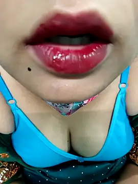 Snapshot of Tamilkannadacouple chatting on 02-24-26, 04:46 Tamilkannadacouple online show from 02-24-26, 04:46