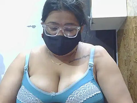 GangbangCouple online show from 05-17-26, 05:46