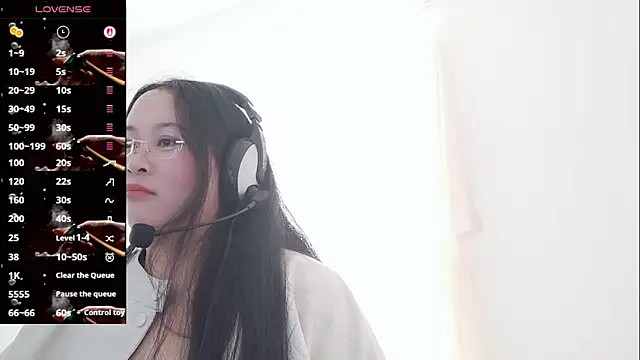 Snapshot of vivi523 chatting on 03-28-26, 06:03 vivi523 online show from 03-28-26, 06:03