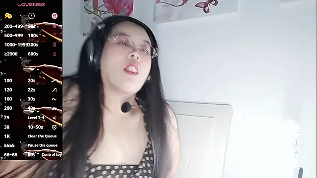 Snapshot of vivi523 chatting on 03-30-26, 11:55 vivi523 online show from 03-30-26, 11:55