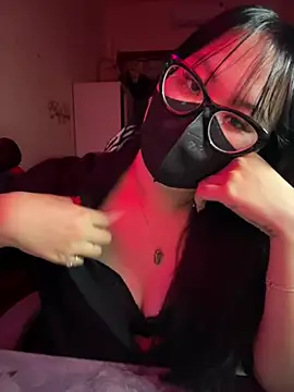 HaleyKin online show from 03-11-26, 04:56