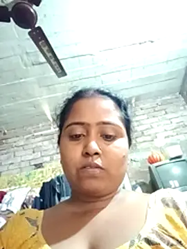 Snapshot of Puja_9999 chatting on 02-10-26, 03:05 Puja 9999 online show from 02-10-26, 03:05