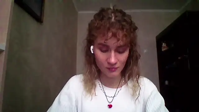 Snapshot of DeanneGilcher chatting on 02-18-26, 09:06 DeanneGilcher online show from 02-18-26, 09:06