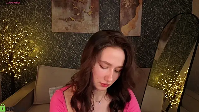 Snapshot of _Kiki_angel_ chatting on 02-14-26, 01:17 Kiki angel online show from 02-14-26, 01:17