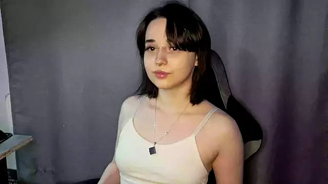 Snapshot of PureSofia chatting on 02-13-26, 01:33 PureSofia online show from 02-13-26, 01:33