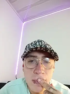 Snapshot of Emmanuel_Lust chatting on 02-17-26, 11:51 Emmanuel Lust online show from 02-17-26, 11:51