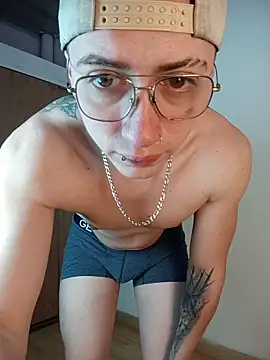 Snapshot of Emmanuel_Lust chatting on 02-19-26, 12:02 Emmanuel Lust online show from 02-19-26, 12:02