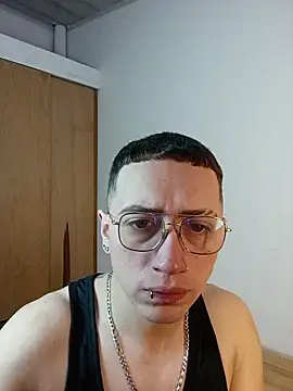 Snapshot of Emmanuel_Lust chatting on 02-09-26, 12:47 Emmanuel Lust online show from 02-09-26, 12:47