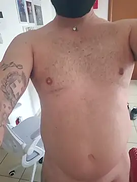 Snapshot of Furnor chatting on 02-13-26, 10:59 Furnor online show from 02-13-26, 10:59