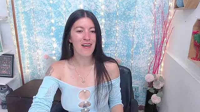 Snapshot of HannaOwen_ chatting on 03-04-26, 02:03 HannaOwen online show from 03-04-26, 02:03