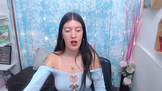 HannaOwen  online show from 04-06-26, 01:56