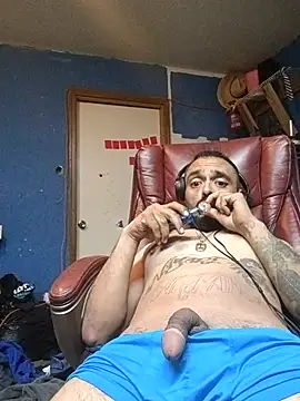 Snapshot of 19clu83 chatting on 02-26-26, 12:16 19clu83 online show from 02-26-26, 12:16