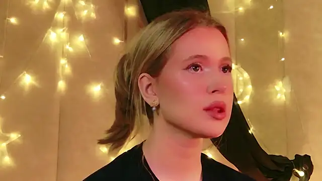 Beckie White online show from 04-04-26, 08:48