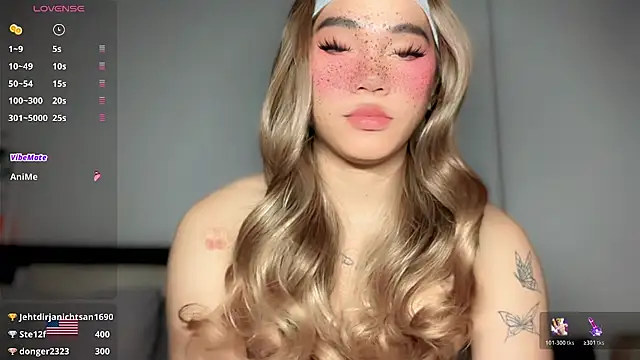 Kelly Mckinney online show from 04-12-26, 10:07