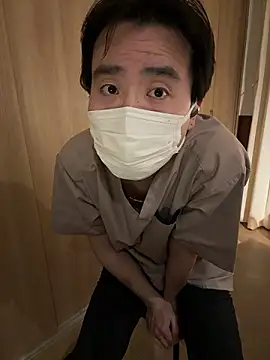 shizuku-kun211 online show from 04-08-26, 04:30